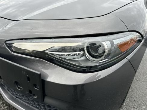Used 2022 Alfa Romeo Giulia Ti image 9