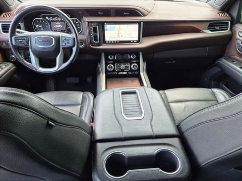 Used 2021 GMC Yukon Denali w/ Denali Ultimate Package AWD/4WD image 19