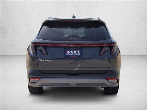 Used 2025 Hyundai Tucson Limited FWD image 7