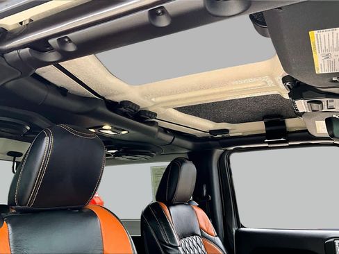 Used 2019 Jeep Wrangler Sport AWD/4WD image 13