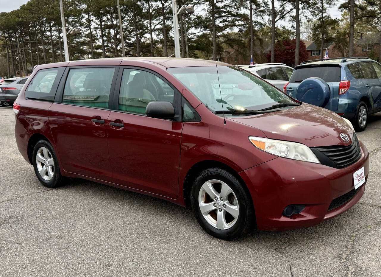 Used 2014 Toyota Sienna L FWD image 3