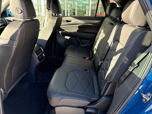 New 2026 Volkswagen Atlas Cross Sport SE image 24