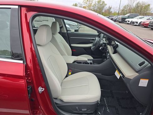 New 2025 Hyundai Sonata SEL image 23