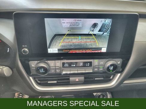 Used 2025 Toyota Grand Highlander AWD image 17