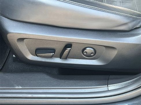 Used 2024 Mitsubishi Outlander FWD image 11