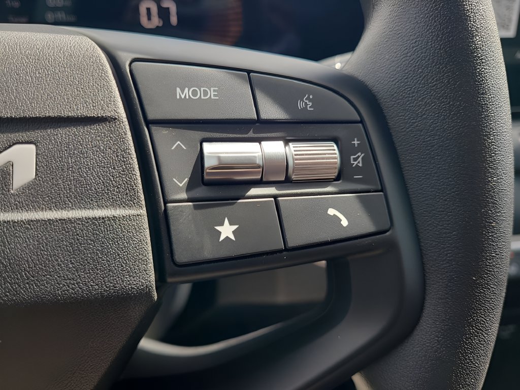 Used 2025 Kia K4 FWD image 28