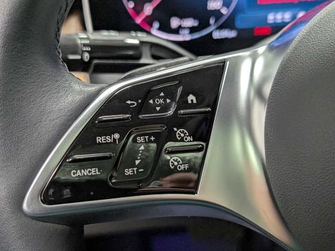 Certified 2025 Mercedes-Benz GLC 300 4MATIC image 32