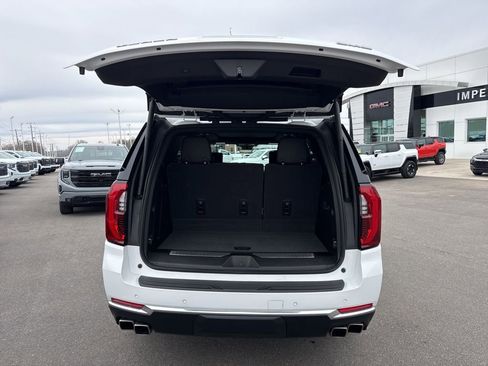 Used 2025 GMC Yukon Denali w/ Denali Reserve Package image 34
