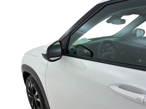 Certified 2022 Chevrolet TrailBlazer LT w/ Driver Confidence Package image 10