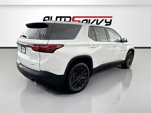 Used 2023 Chevrolet Traverse RS image 7