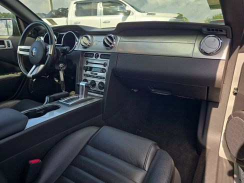 Used 2007 Ford Mustang Premium RWD image 9