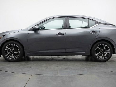 Used 2025 Nissan Sentra SV image 5