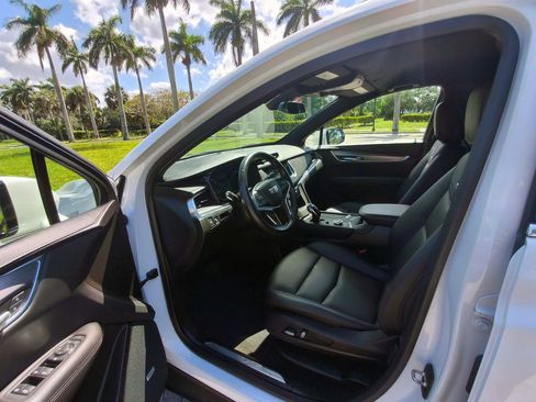 Used 2023 Cadillac XT5 Luxury FWD image 5