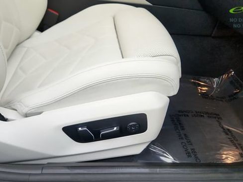 Used 2025 BMW 540i xDrive AWD/4WD image 31
