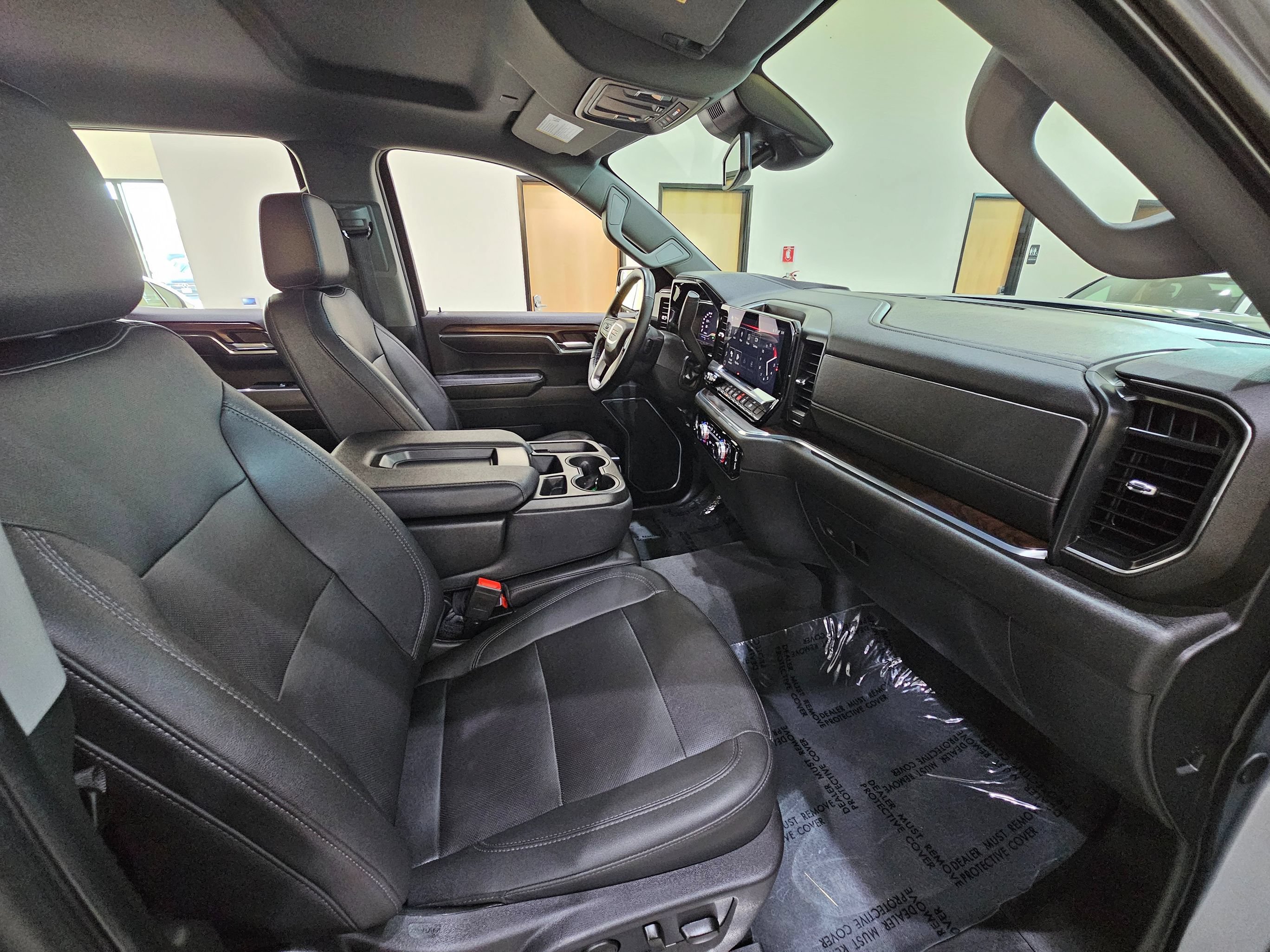Used 2024 GMC Sierra 1500 SLT AWD/4WD image 33