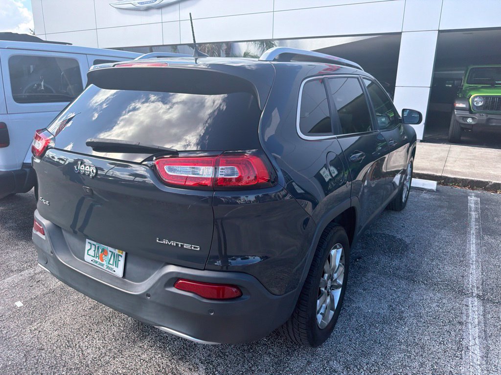 Used 2018 Jeep Cherokee Limited AWD/4WD image 12
