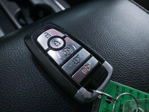 Used 2021 Ford Expedition XLT AWD/4WD image 22