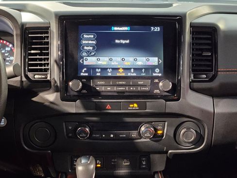 Used 2022 Nissan Frontier Pro-X image 16