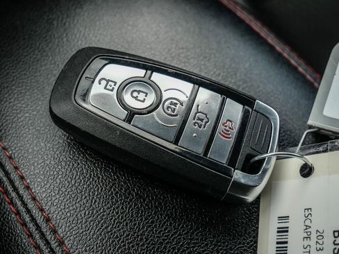 Used 2023 Ford Escape ST-Line w/ Tech Pack #1 FWD image 32