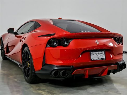 Used 2018 Ferrari 812 Superfast RWD image 9