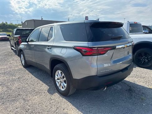 Used 2023 Chevrolet Traverse LS FWD image 4