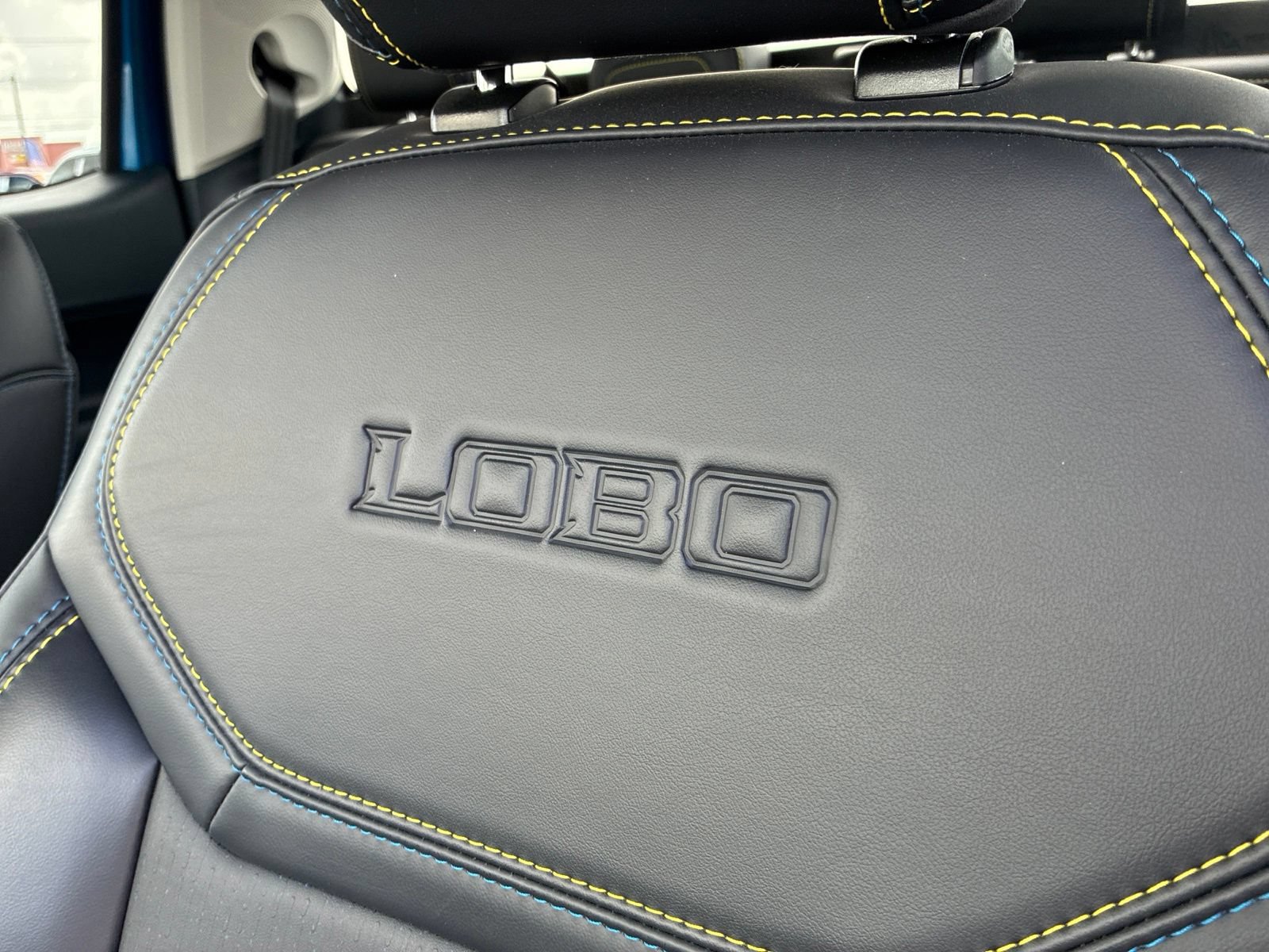 Used 2025 Ford Maverick Lobo AWD/4WD image 17