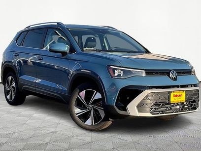 New 2025 Volkswagen Taos SE