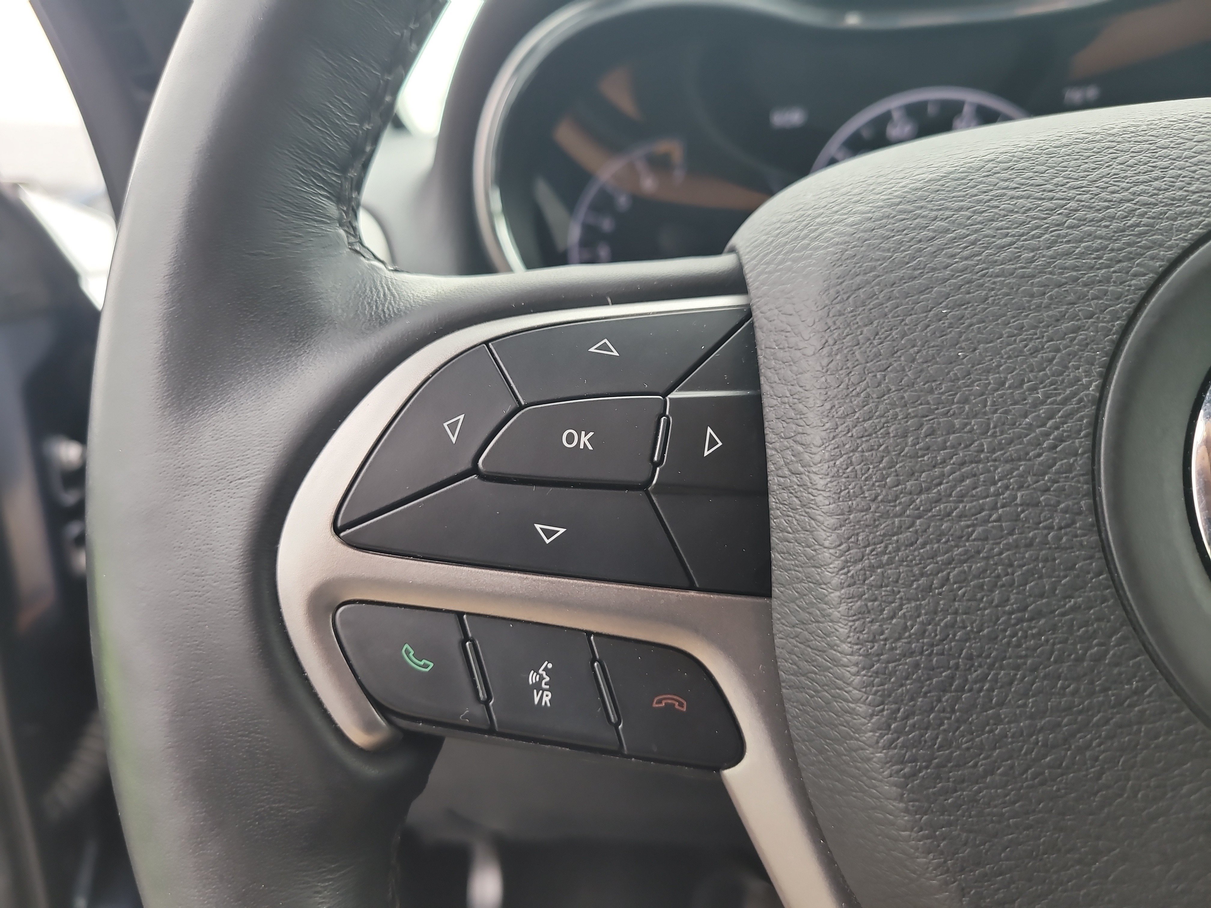 Used 2019 Jeep Grand Cherokee Limited AWD/4WD image 27
