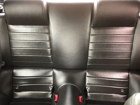 Used 2009 Ford Mustang Shelby GT500 RWD image 26