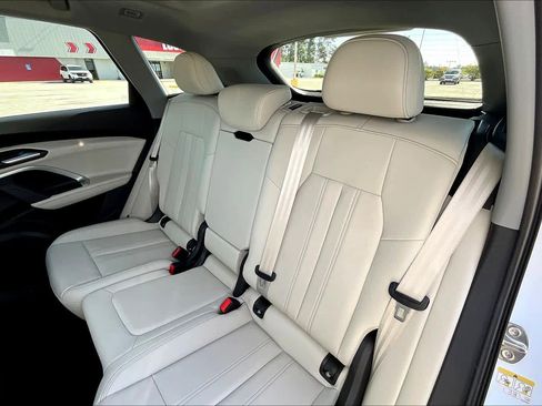 Used 2025 Audi Q5 Premium image 21