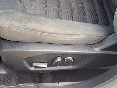 Used 2019 Ford Fusion SE image 4