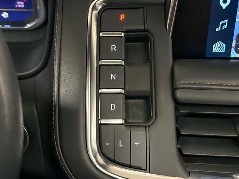 Used 2022 Chevrolet Tahoe High Country AWD/4WD image 22