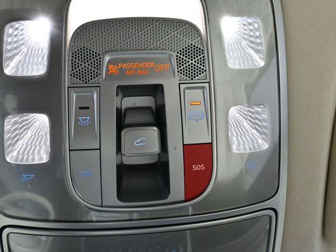 Used 2024 Genesis GV80 3.5T w/ Prestige Package image 32