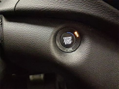 Used 2019 Jeep Cherokee Latitude Plus image 24