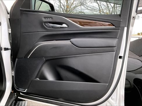 Used 2024 Cadillac Escalade Sport Platinum w/ LPO, ONYX Package image 22