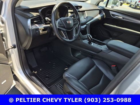 Used 2018 Cadillac XT5 Luxury w/ Driver Awareness Package FWD image 20