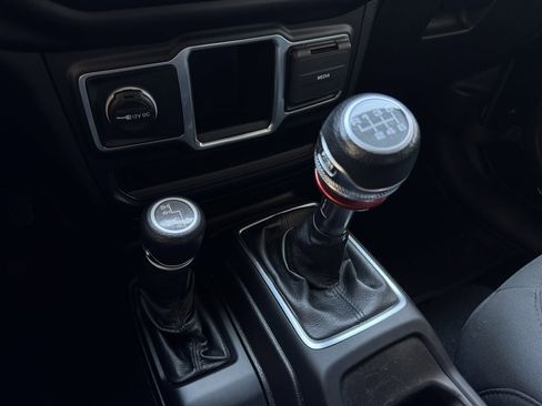 Used 2021 Jeep Wrangler Unlimited Sport image 27