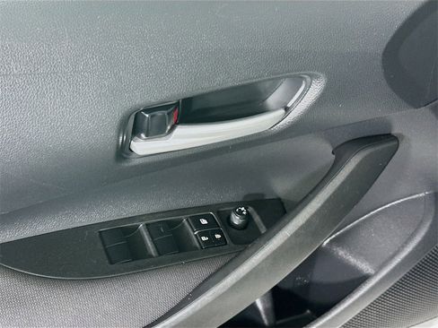 Used 2021 Toyota Corolla LE image 24