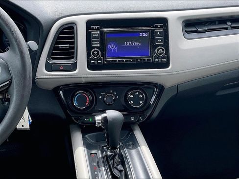 Used 2017 Honda HR-V LX image 18