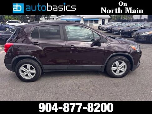 Used 2021 Chevrolet Trax LT FWD image 6