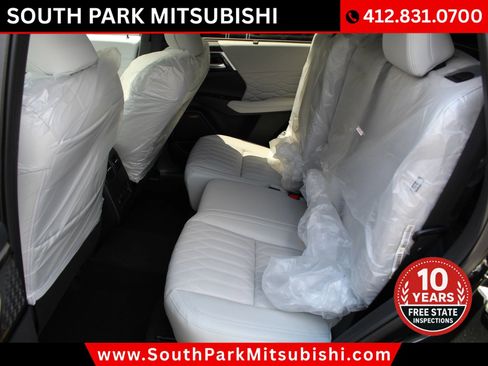 New 2025 Mitsubishi Outlander AWD image 14