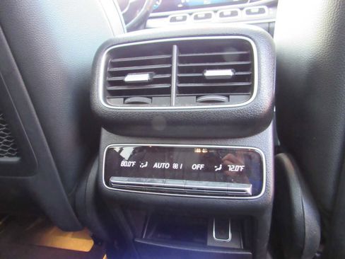 Used 2022 Mercedes-Benz GLS 450 4MATIC image 10