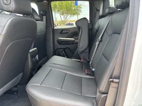 Used 2026 Chevrolet Colorado W/T w/ WT Custom Package RWD image 15