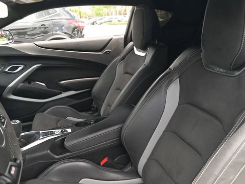 Used 2019 Chevrolet Camaro SS RWD image 13