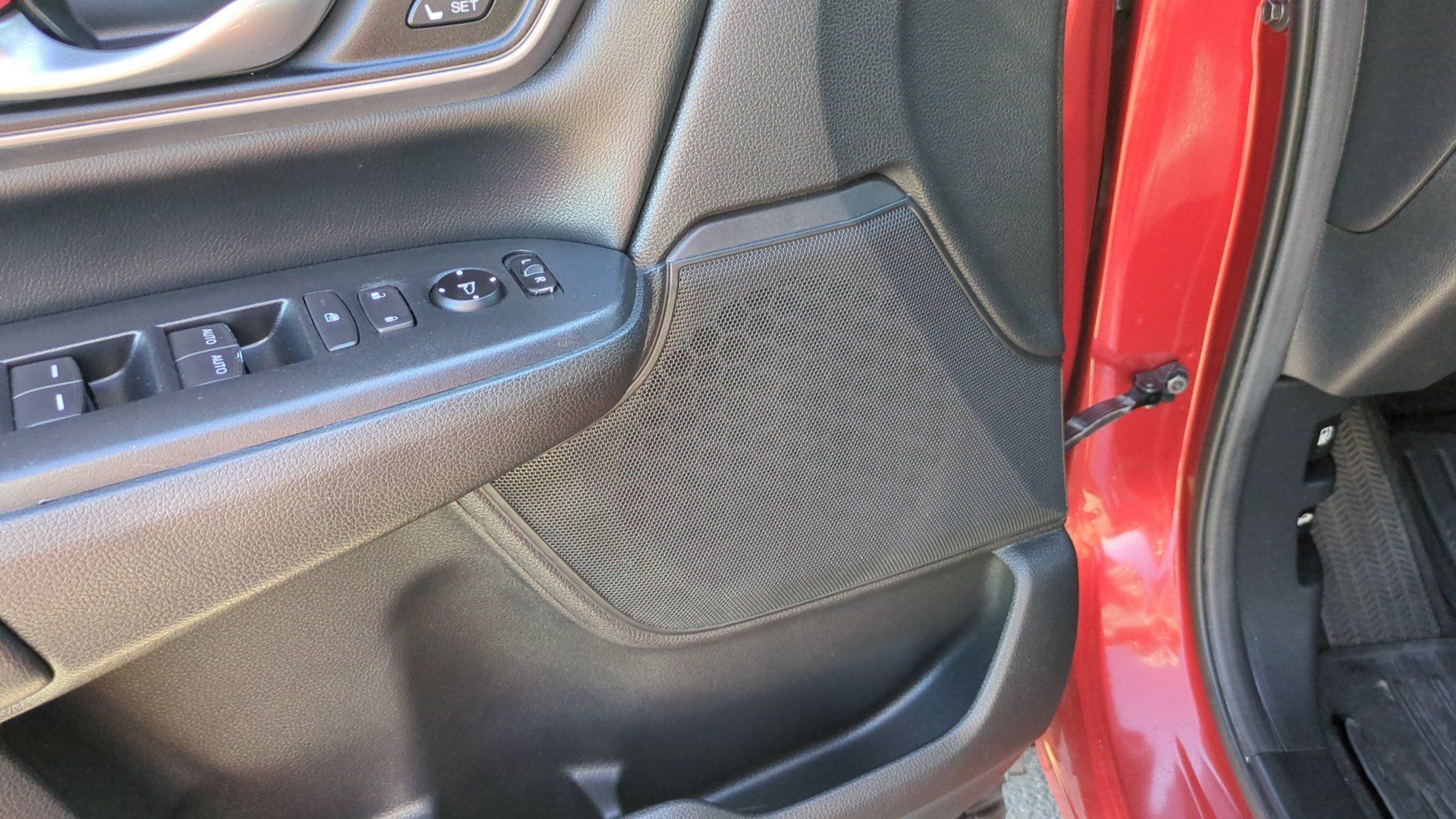 Used 2017 Honda CR-V Touring image 12