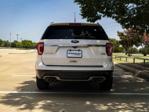 Used 2018 Ford Explorer Platinum AWD/4WD image 8