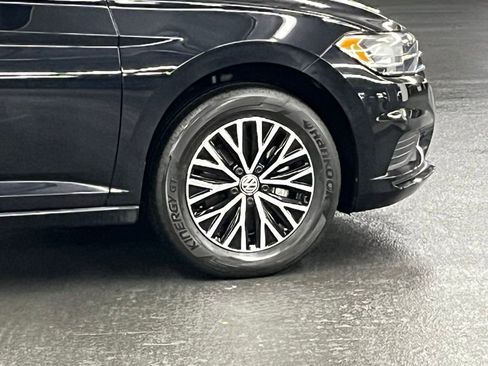 Used 2021 Volkswagen Jetta SE w/ SE Cold Weather Package image 35