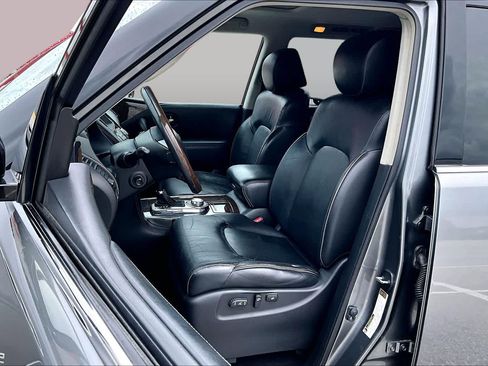 Used 2015 INFINITI QX80 4WD w/ Theater Package image 8
