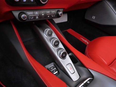 Certified 2019 Ferrari Portofino RWD image 24
