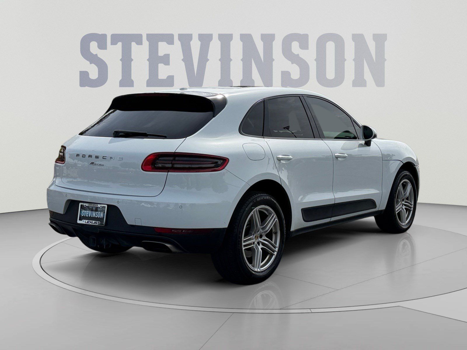 Used 2017 Porsche Macan AWD/4WD image 5